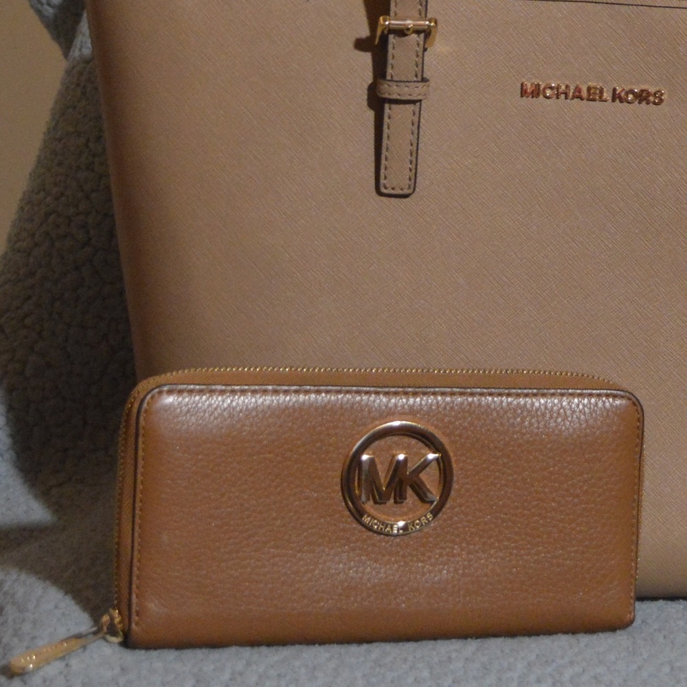 Michael Kors Continental Wallet